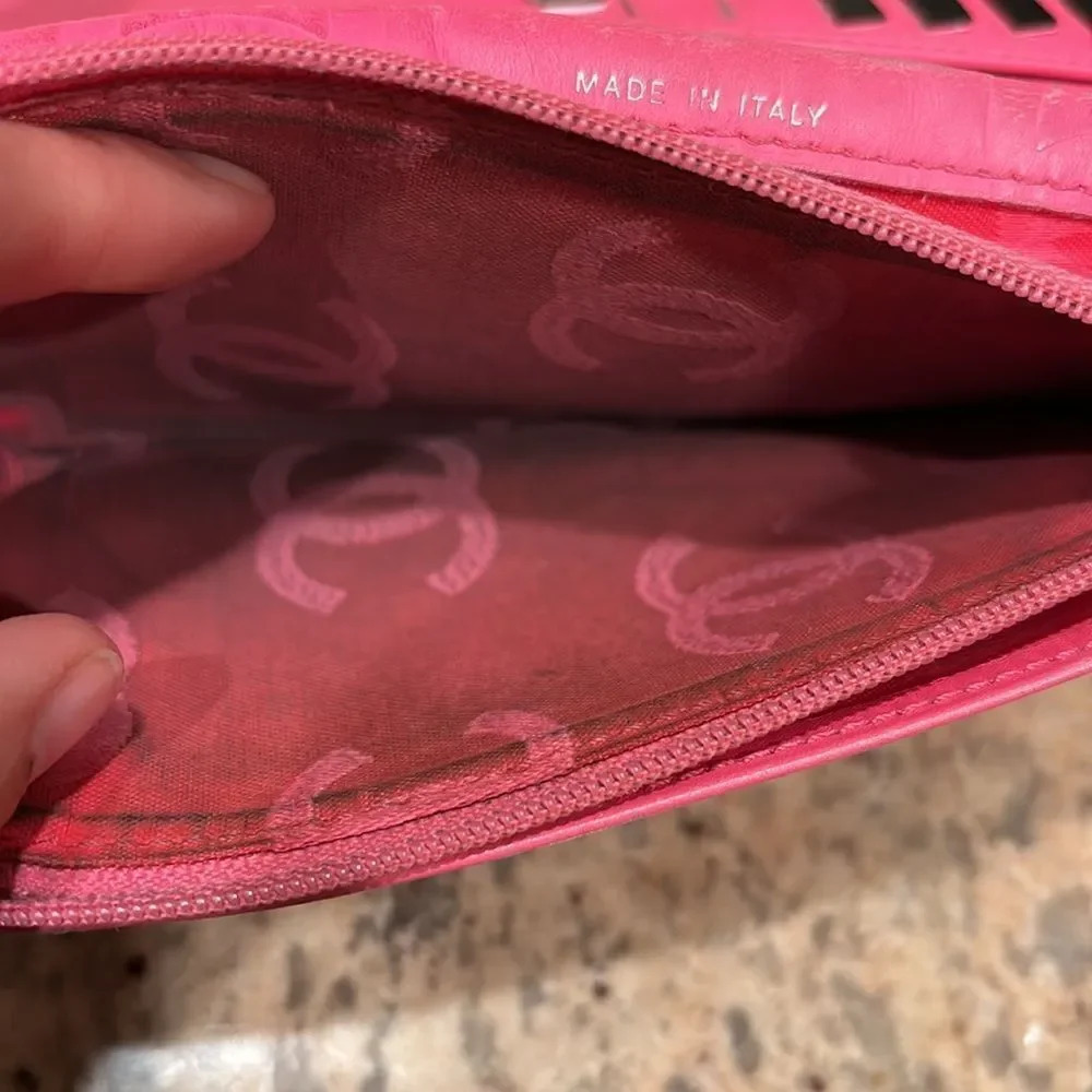Chanel black long leather wallet with pink leather inside - Picture 9 of 16